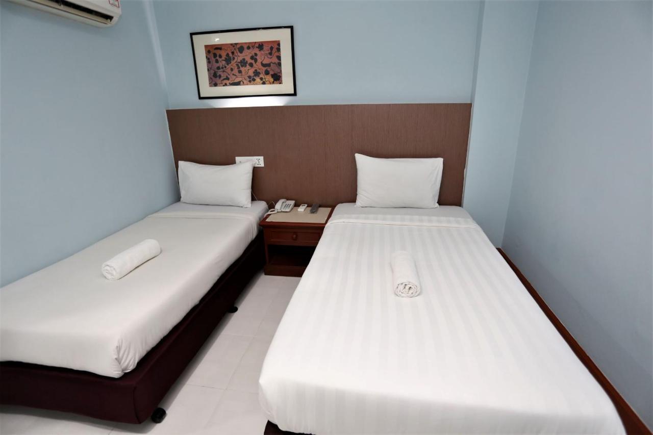 La Isra At Hotel