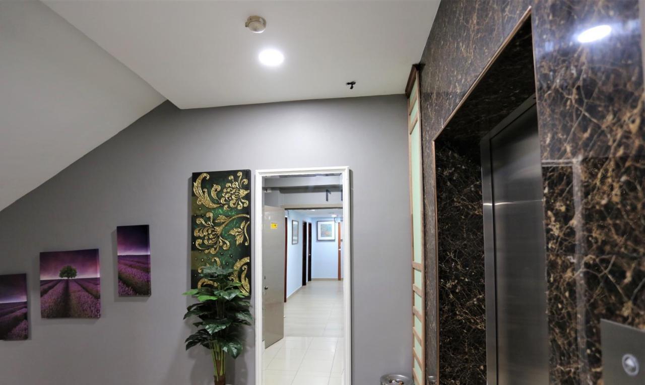 La Isra At Hotel 3*